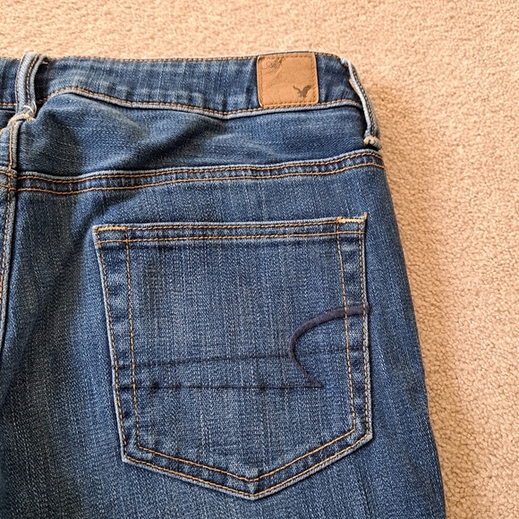 American Eagle Slouchy Jeans Women's 6 Blue Denim Relaxed Fit Mid Wash Jeans - Picture 12 of 14